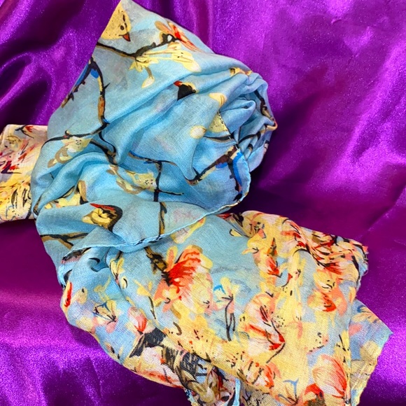 Ladies Scarf - Picture 2 of 2